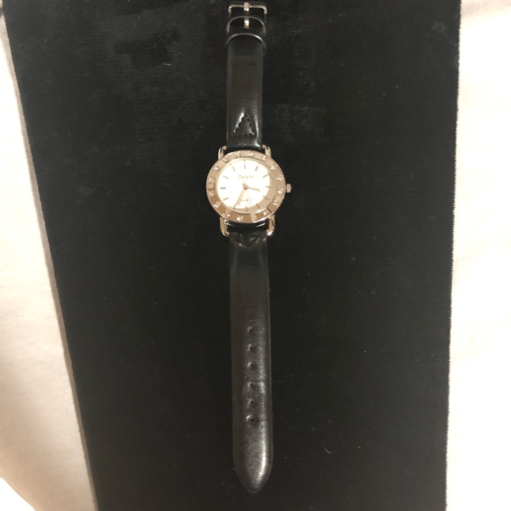 Women’s Watch - Picture 2 of 7